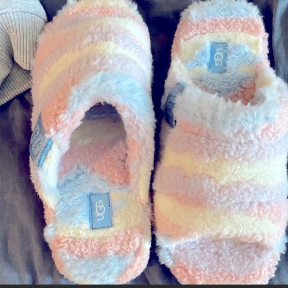 UGG AUTHENTIC SLIPPERS PASTEL SLIP ONS